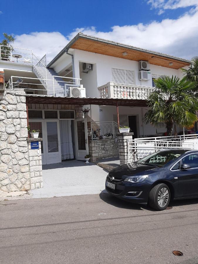 App Borna Apartment Crikvenica Bagian luar foto