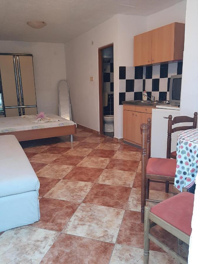 App Borna Apartment Crikvenica Bagian luar foto